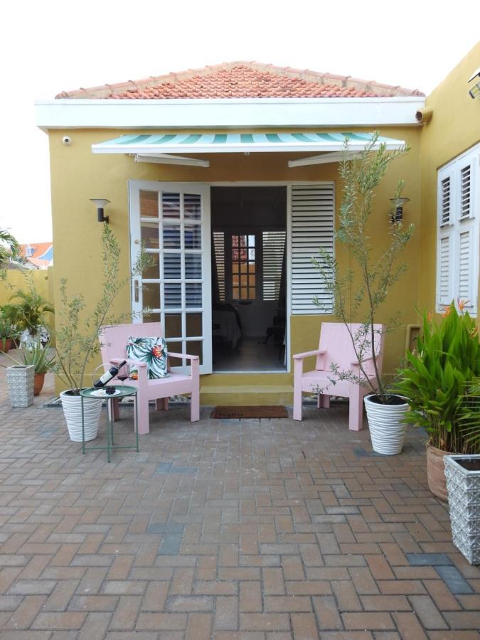 Historic Building The Palm Backyard Studio-Apartment Willemstad, Curacao Feel Home Away From Home Exterior foto